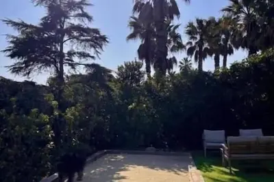 Image de Villa d’Exception avec Vue Mer – Piscine Privée au Cœur du Golfe de Saint-Tropez