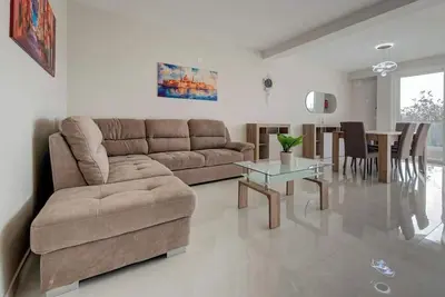 Image de 2br Sea View Home in Pembroke | Close to Beach