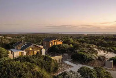 Image de Two Luxury Cabins in Private Beach and Fynbos Estate
