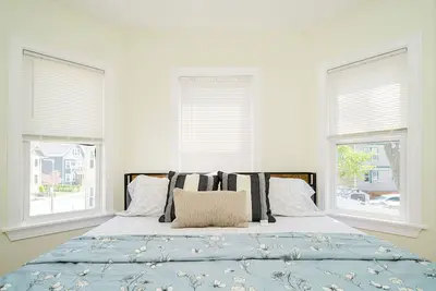 Image de Exclusive Summer Offer · Spacious 4br Boston Stay w/ Parking & Pet-Friendly 37/2