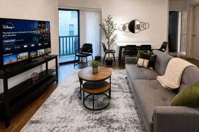 Image de Iron City Retreat | Modern 2br Stay