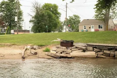 Image de Retro Retreat - Riverfront Access - St. Clair River