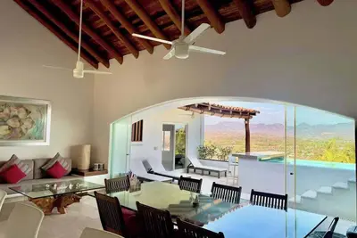 Image de Villa de súper lujo con las mejores vistas de Ixtapa
