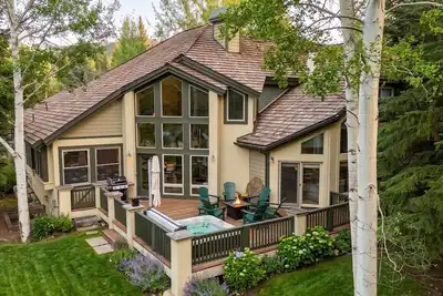 Image de Castle Peak Close | Private Deck + Hot Tub + Grill