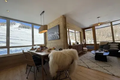 Image de 4ème étage, balcon, télévision, casier à ski, 62m², Vars