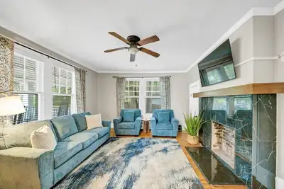 Image de The Grand River House | 4br Sleeps 12