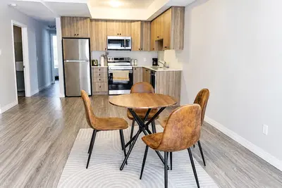 Image de Spacious City Retreat | 2br 2ba · Free Parking · Quiet Neighbourhood · Kitchener