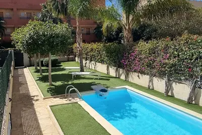 Image de Rez-de-chaussée avec jardin et piscine privée, tres proche de la plage, Wifi