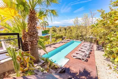 Image de Villa Arago - Six Chambres Villa, Couchages 12