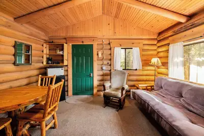 Image de New! Bears Den Log Cabin, Mountain views, firepit