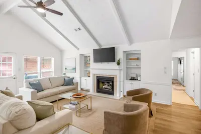Image de Renovated Retreat w/ Game Room & Free Parking