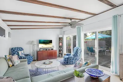 Image de 3-bedroom cottage in fabulous Fire Island Pines with Ac
