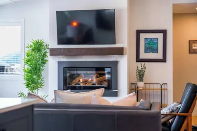 Image de Farrant Drive Hideaway with Mountain Views