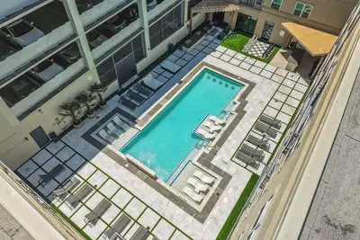 Image de Uptown 2br Katy Trail, Dining & Shops, Parking