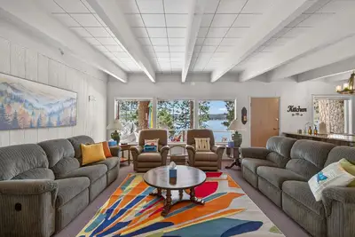 Image de Diamond on the Lake - Waterfront Payette Lake home near downtown