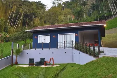 Image de Charming retreat with fireplace and nature views in Pomerode.