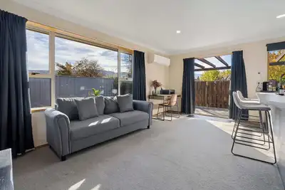 Image de Charming Cromwell House w/ Garden & Bbq
