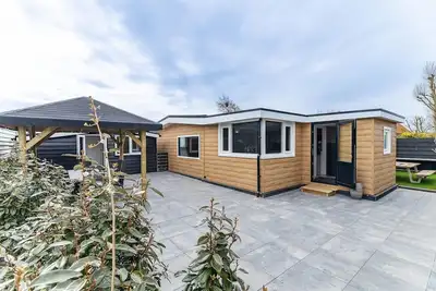 Image de Escapade paisible au bord de l'eau avec sauna