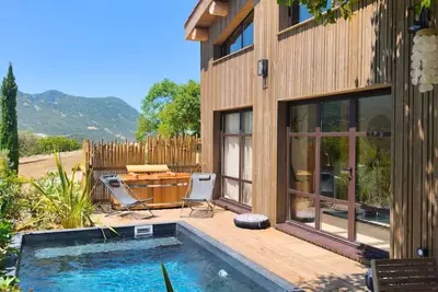 Image de Lodge des Baronnies - Les Cabanes de Provence
