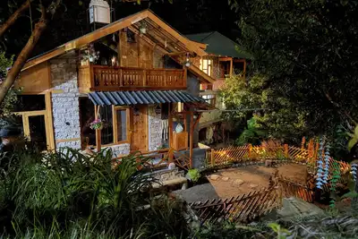Image de Cozy, Aesthetic Nature Retreat: Feel Your Soul in the Village Soil