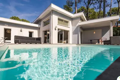 Image de Villa familiale avec piscine - 10 pers.