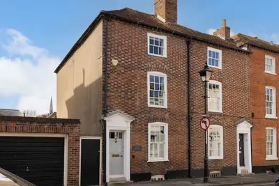 Image de Stunning 3 Bed Georgian House in Chichester