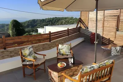 Image de Maison de vacances 'Casa Di Rena' : Vue panoramique sur le château et mer à perte de vue