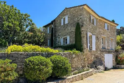 Image de Villa Menerbes - Cinq Chambres Villa, Couchages 11