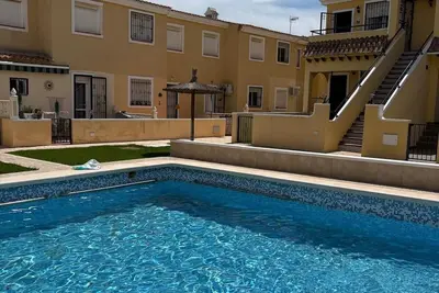 Image de Charmant bungalow à Villamartin avec piscine