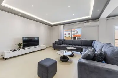 Image de Charming Townhouse | Shkodër Central Stay by PikHost