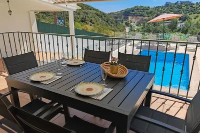Image de Maison Caliços avec Piscine et Vue sur la Ville