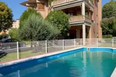 Image de Quiet, fully furnished house with a pool, barbecue, and large garden
