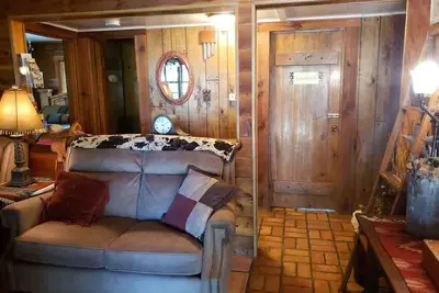 Image de 4b/4b Log Cabin Guesthouse includes an Old Western Town, Saloon & Firepit!