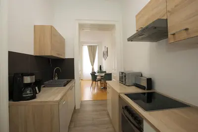 Image de Downtown Bliss Modern Retreat with Free parking and Fast Internet 600 MBits