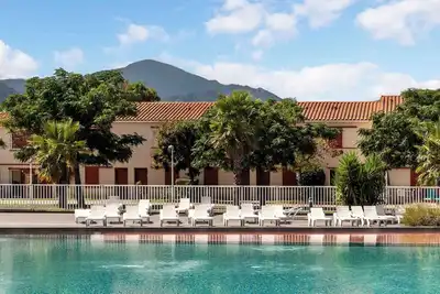 Image de Charmant studio à 2 km de la plage | Accès piscine