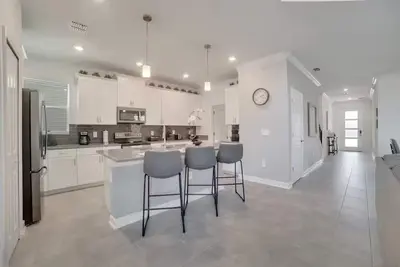 Image de NeW Villa! 5/5 w/Private Pool/Spa 20 min to DiSnEy