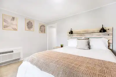 Image de Top Floor Condo- Sleeps 4- Ocean Views-Kitchenette-Parking- Outdoor Dinning