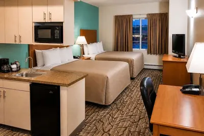 Image de Aviator Suites Hotel Juneau 2 Queen Studio