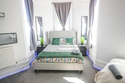 Image de Spacious Apt with Free Parking