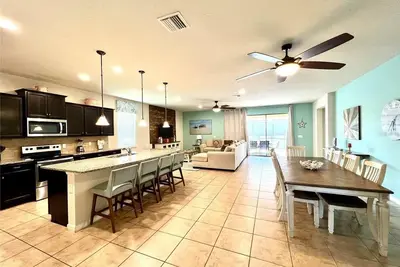 Image de 8br Resort Home Near Disney with Pool & Game