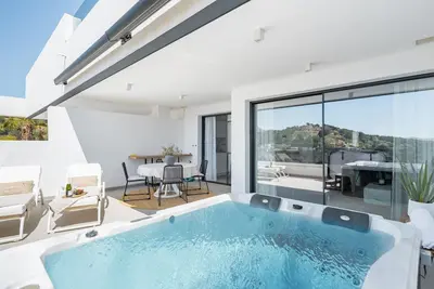 Image de El Mirador – Contemporary 2-Bedroom Apartment with Views to Africa
