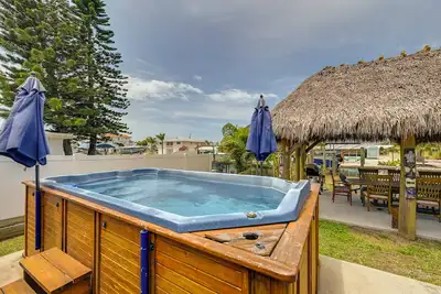 Image de Canal-Front Oasis in Hudson: Patio + Private Dock!