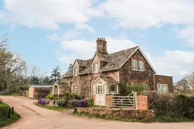 Image de Tuxwell Lodge, pet friendly, with open fire in Nether Stowey