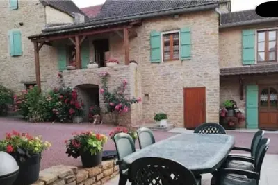 Image de Location saisonnière dans petit village typique sud Bourgogne proche de Cluny