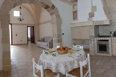 Image de Family-friendly house with stone vaulted ceilings • private outdoor spaces