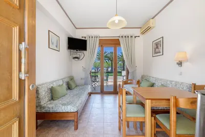 Image de Appartement familial en bord de mer avec vue sur la mer à Agia Galini, Crète