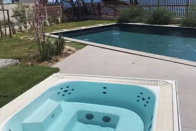 Image de Appartement particulier dans résidence touristique 4 étoiles Sausset les pins