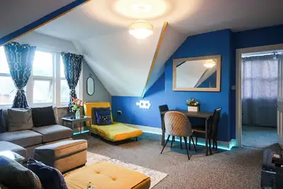 Image de Vibrant Apt Sleeps 6 With Free Parking