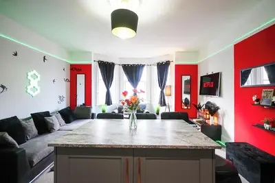 Image de Aura - Sleeps 6 - Free Parking