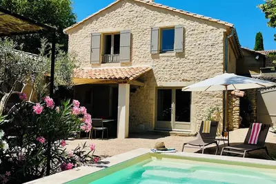 Image de Mas authentique à seulement 3km d'Uzès. Une invitation à la douceur de vivre.